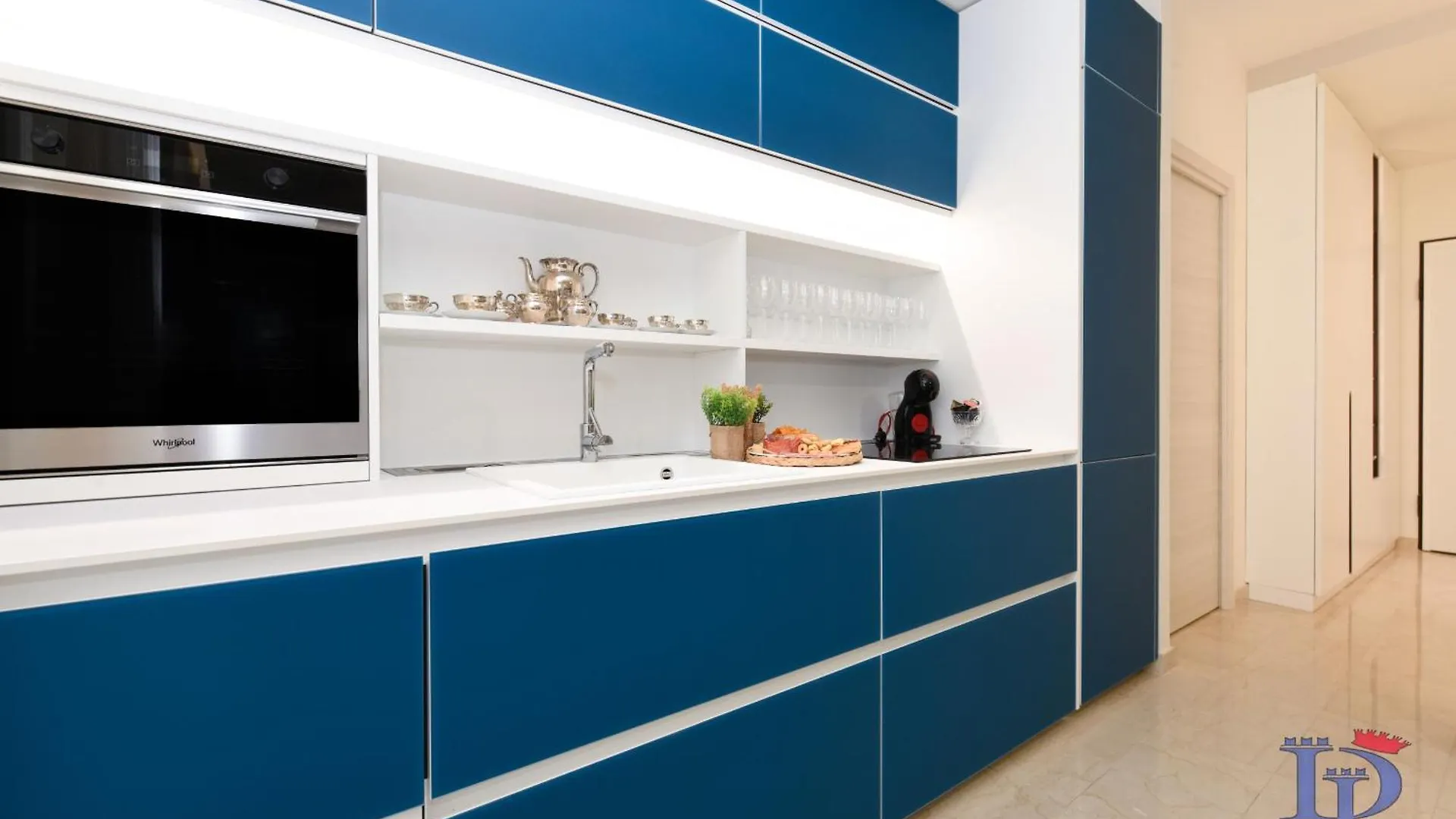 Desenzanoloft Official Partner Marriott Homes & Villas - Imperium Дезенцано-дель-Гарда 0*,  Италия